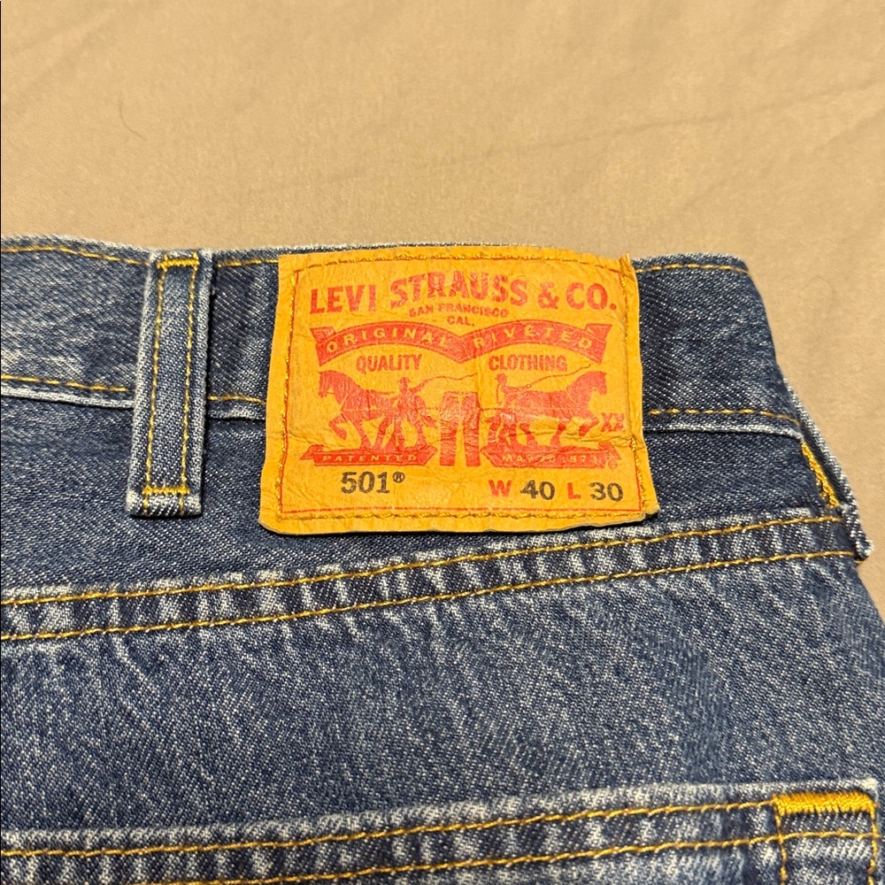 Levi's Relaxed Fit Blue Jeans for Men. 501’s - Picture 3 of 4